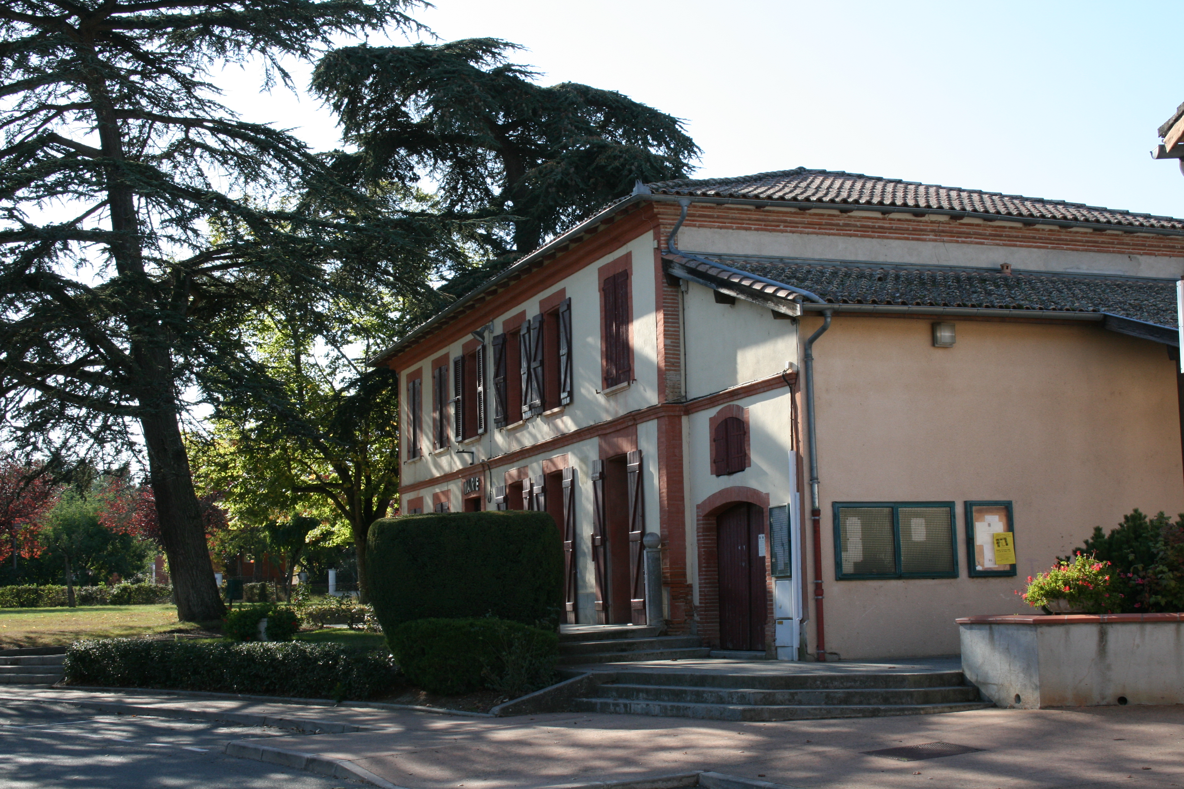 avec l'ancien dépôts matériel