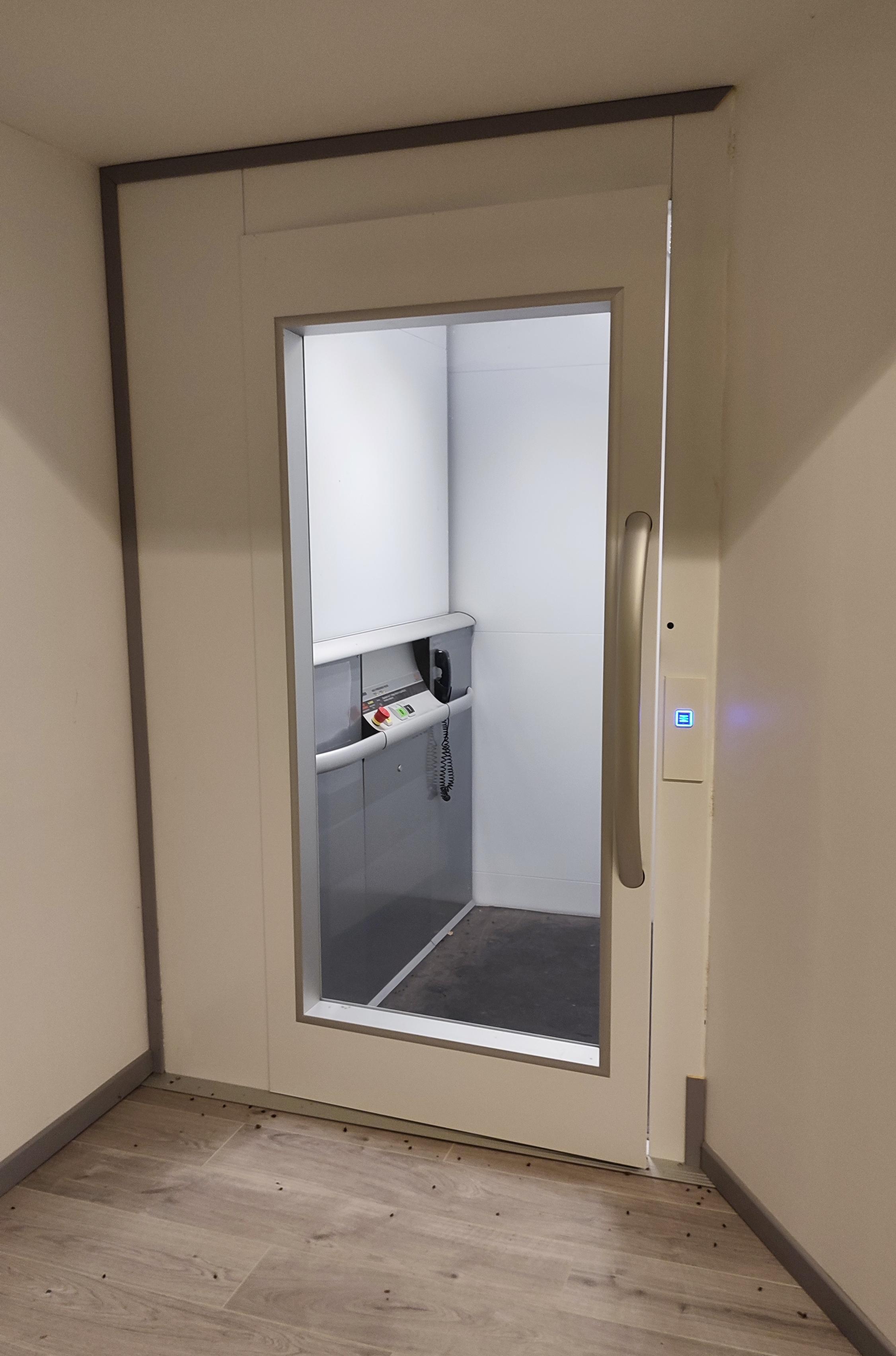 mise en normes accessibilité aux étages mairie