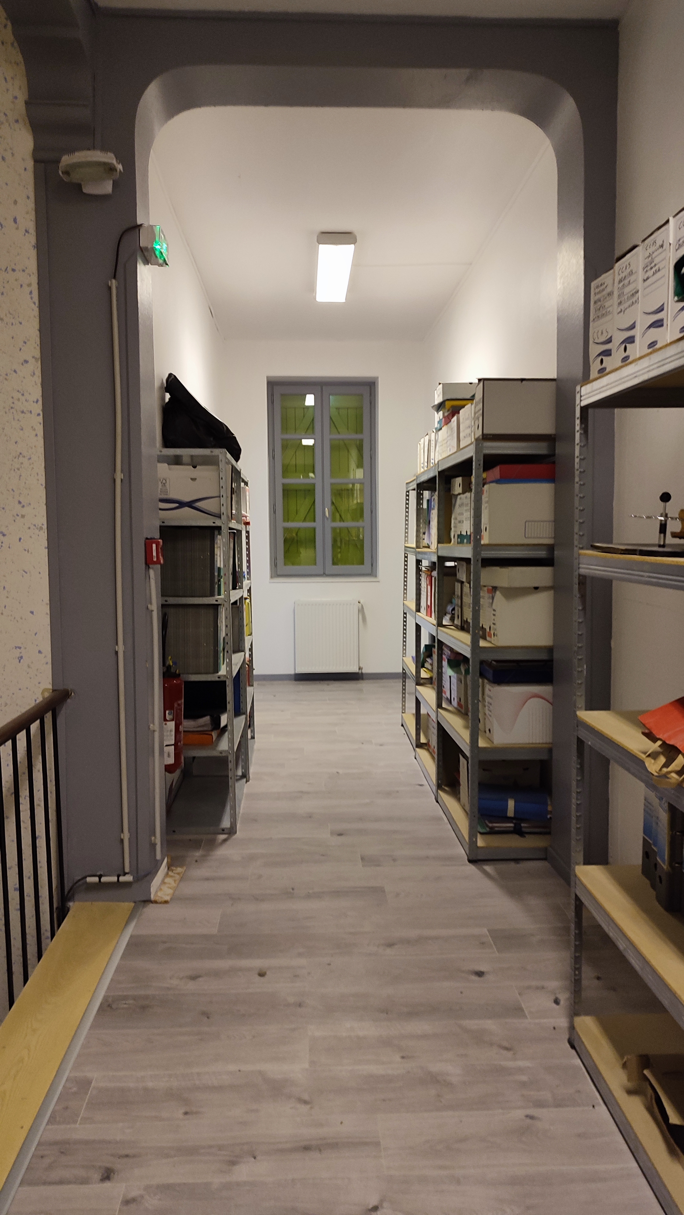 rénovation étage mairie, accès salles et archives